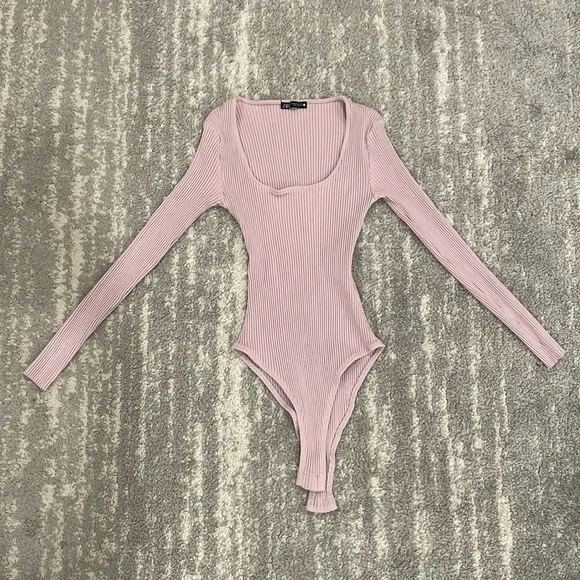 ZARA Tops Long Sleeve Ribbed Lilac Scoop-Neck Bodysuit - Picture 1 of 2